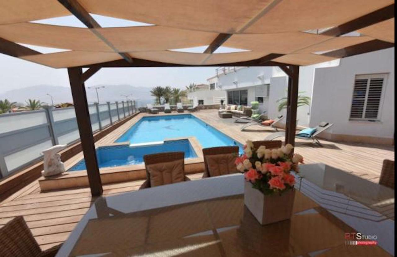 Villa With Heated Pool And Jacuzzi Sea View 300M Front Of The Beach Eilat Buitenkant foto